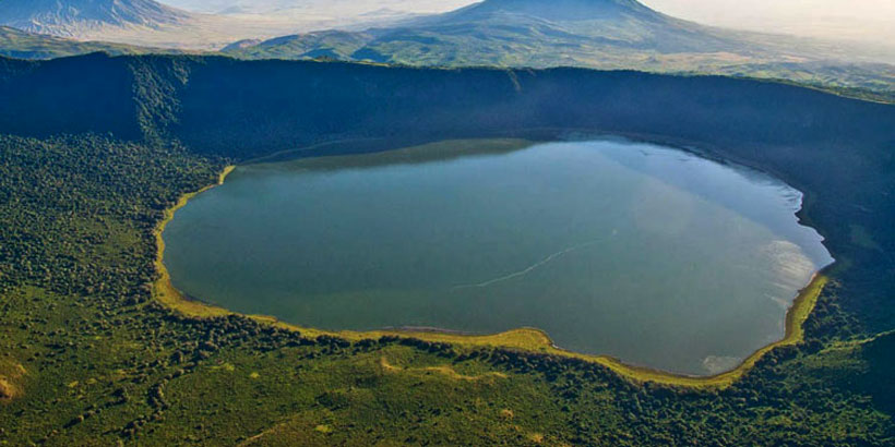 Hiking the Empakaai and Olmoti Craters